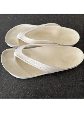 BIRKENSTOCK Honolulu EVA Sandals size 9– Off-White/Cream
